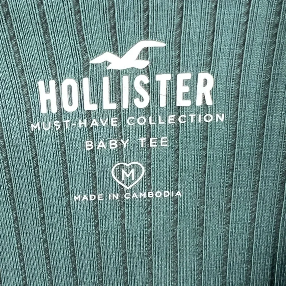 Hollister Women Ribbed Baby Tee Y2K Crop Top M Clean Girl Minimalist 90s Revival